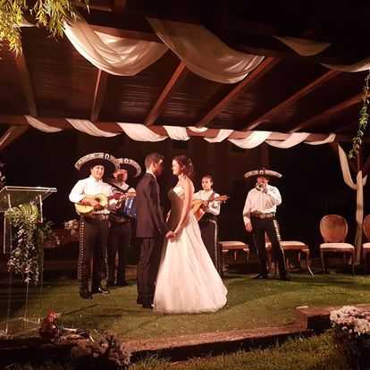 BODA CON MARIACHIS